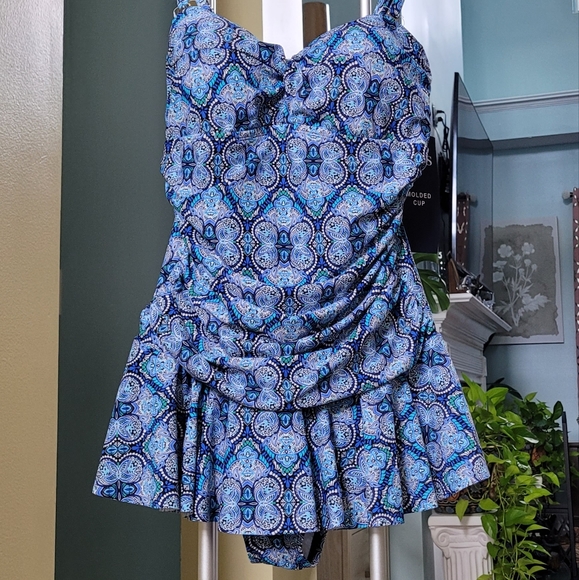 CHAPS Swimwear Skirted One Piece Swimsuit Size 12 - Picture 2 of 14